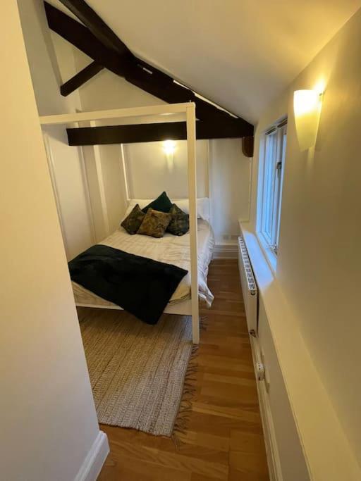 Lovely 2 Bedroom Penthouse Apartment In Chester - Free Parking!! Exterior foto